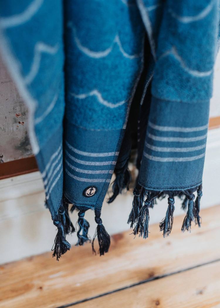 Secondary product image for "Gästhandduk Våg Petrol"