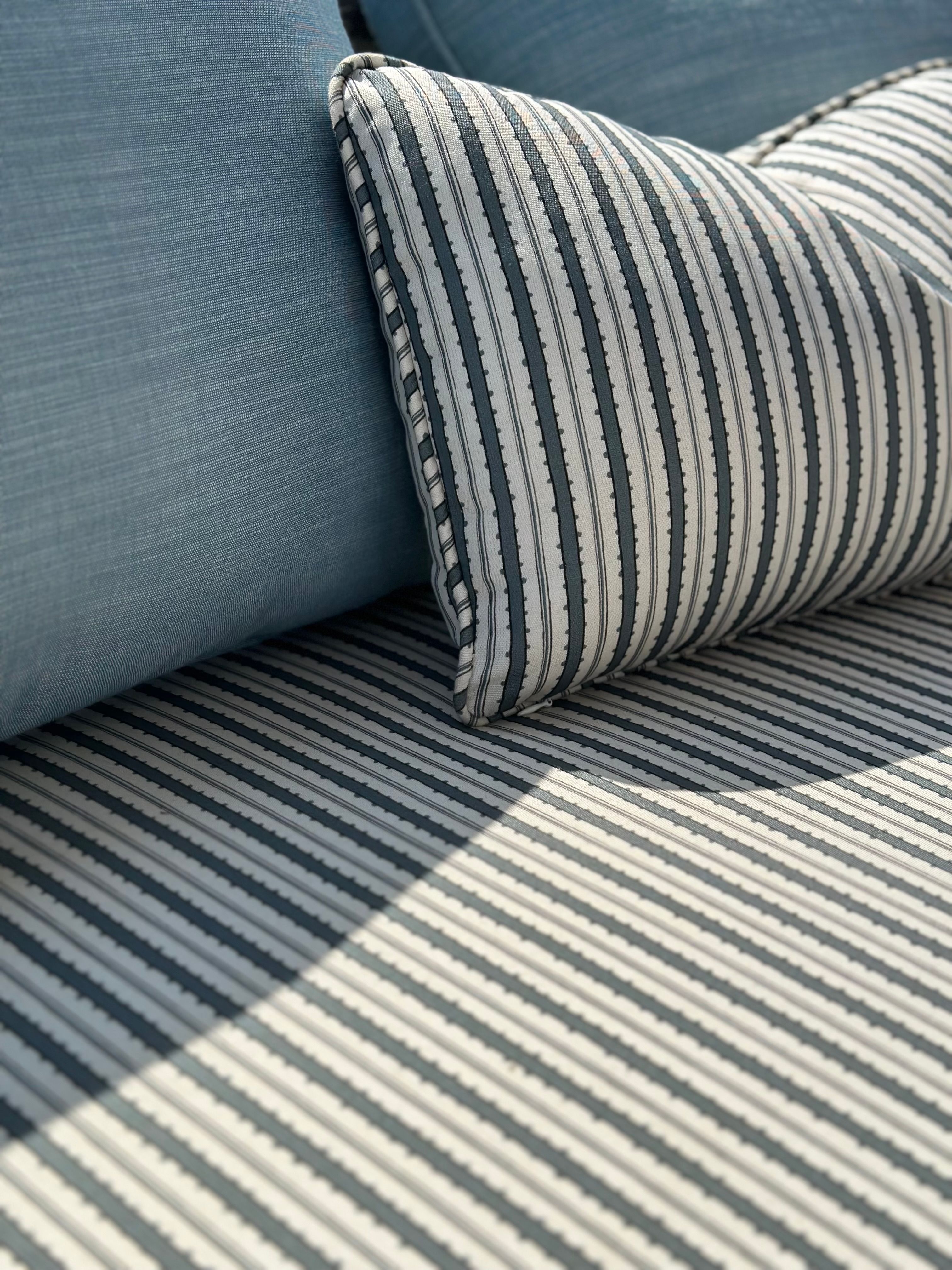 Bobbly Ribbon blue cushions