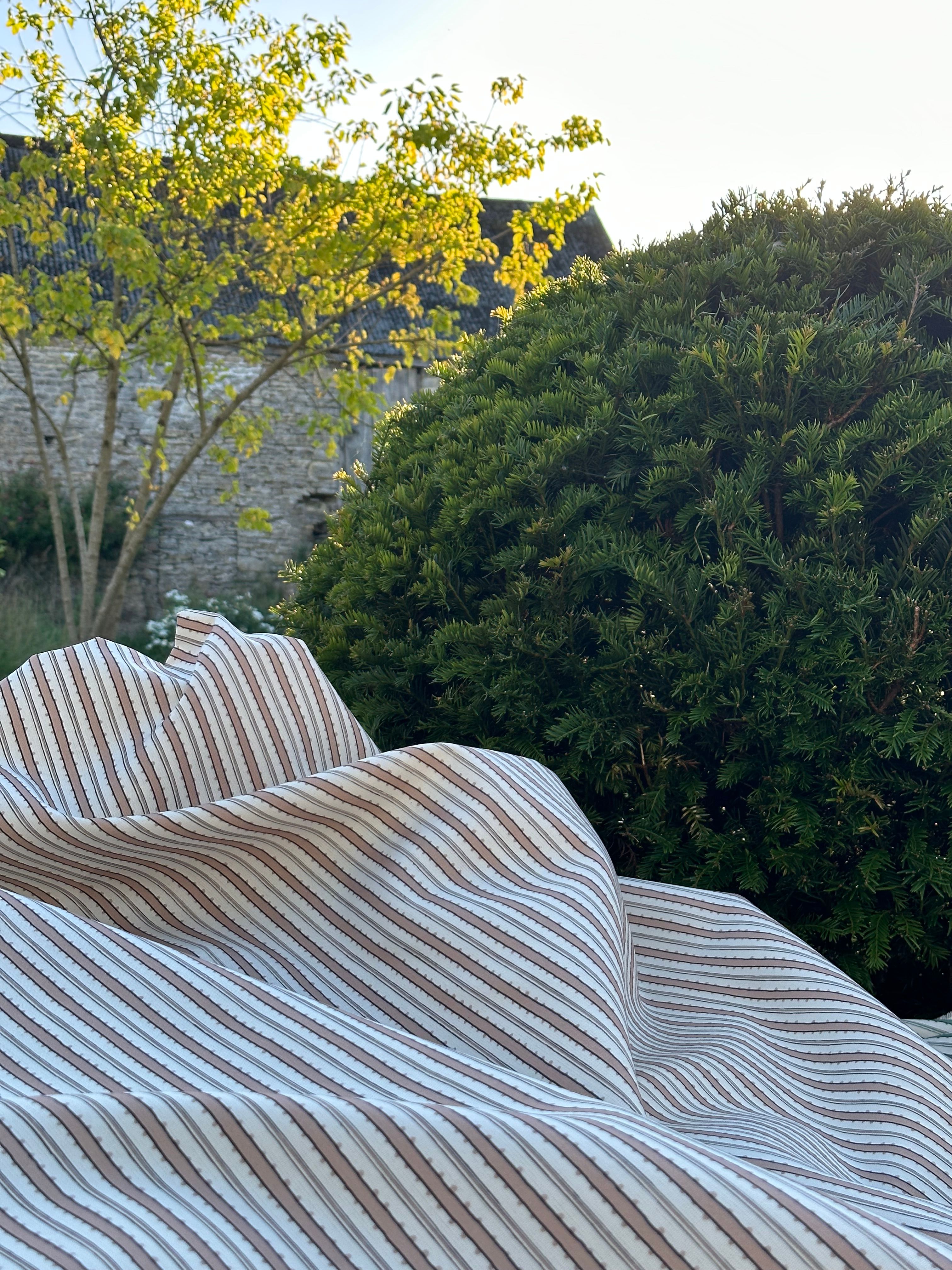 Bobbly Ribbon pink spread