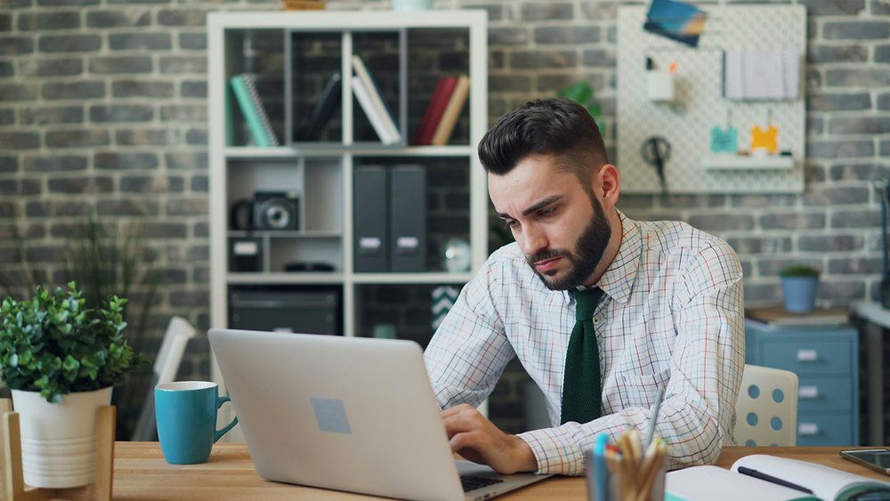 Amazon Coders: From Keyboards to Conveyor Belts