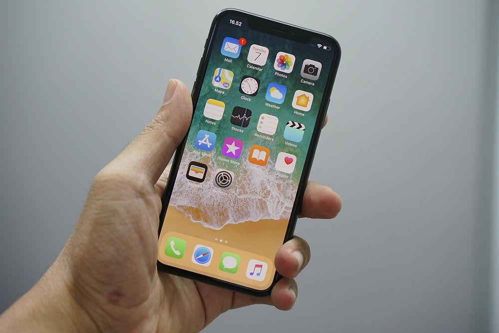 Apple Integrates GPT-5 Into Devices