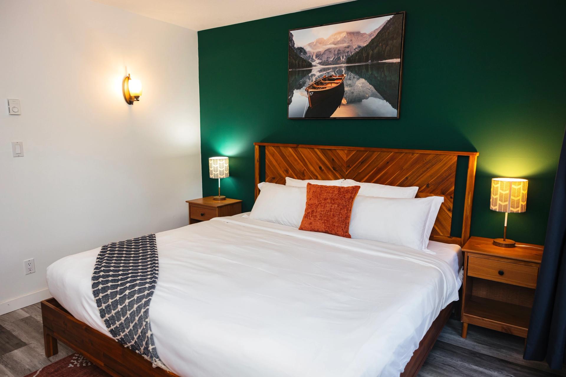 Tofino Oceanfront Hotel Suite 1