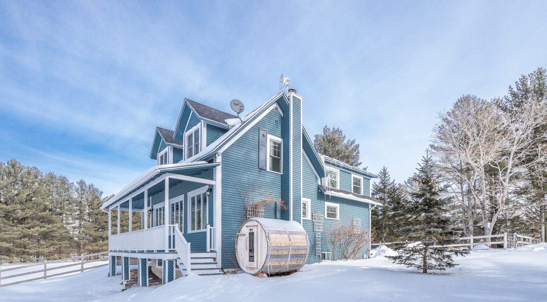 Chalet au bord du lac avec trois chambres