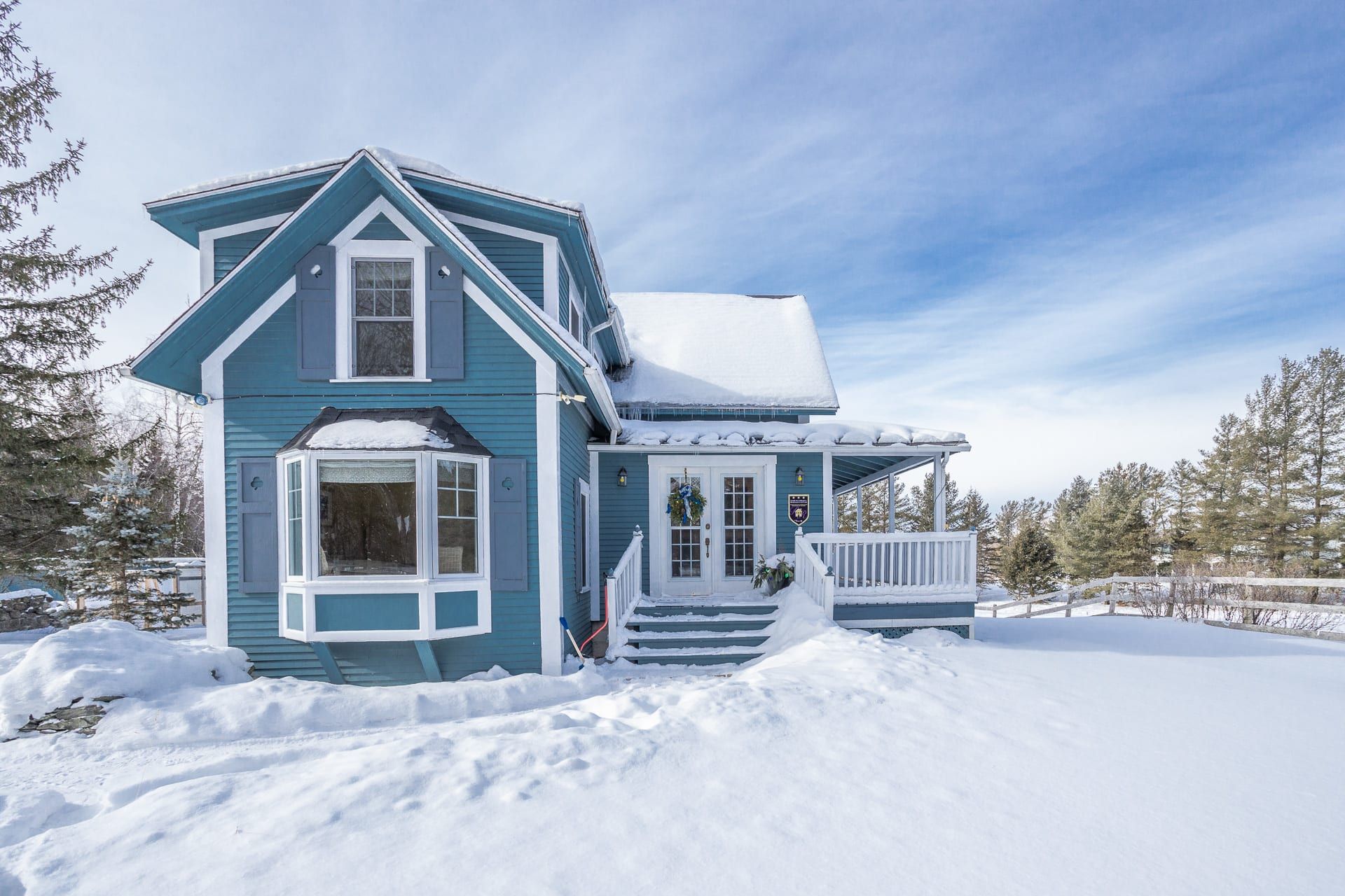 Chalet au bord du lac avec trois chambres