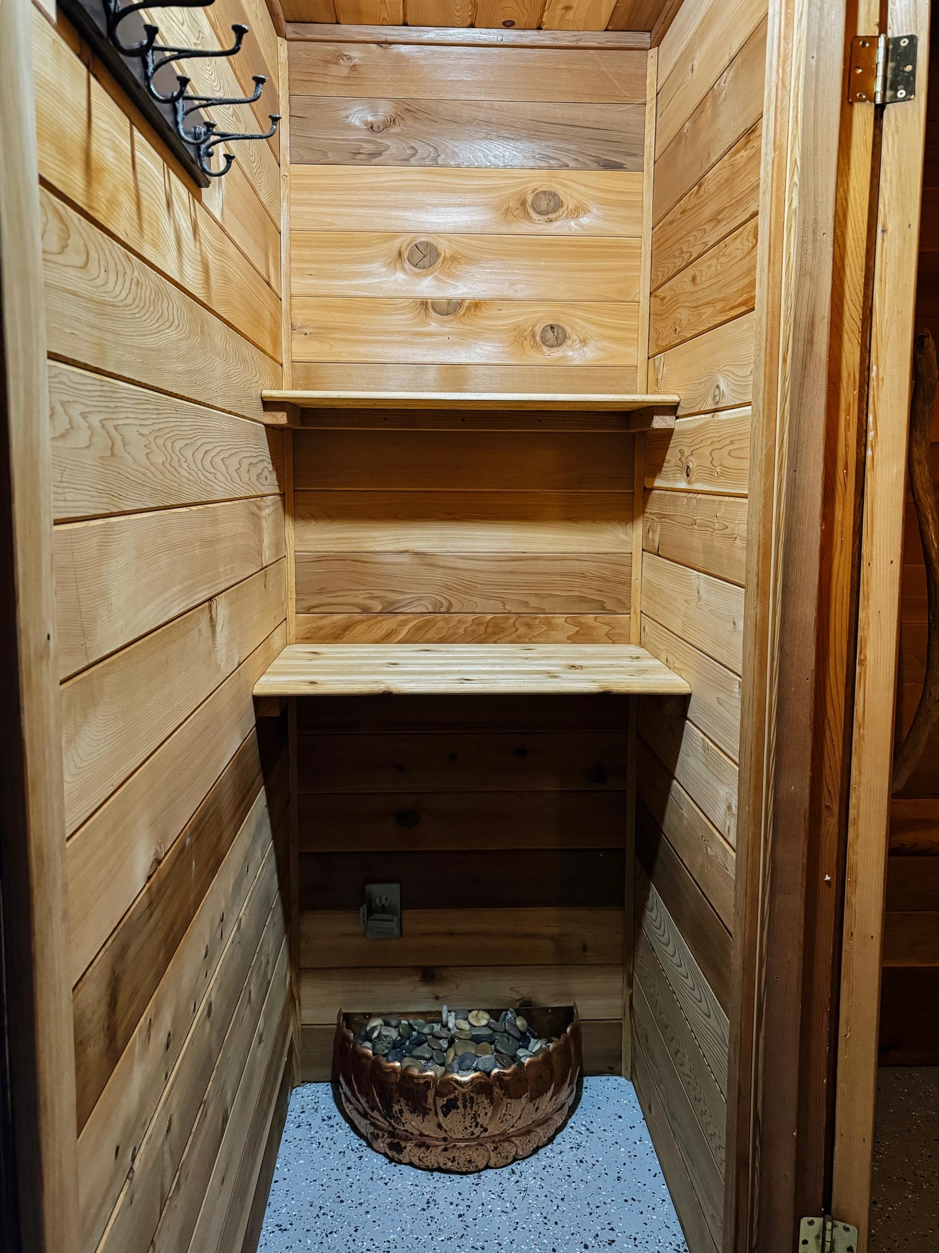 Tofino Oceanfront Hotel Suite 3