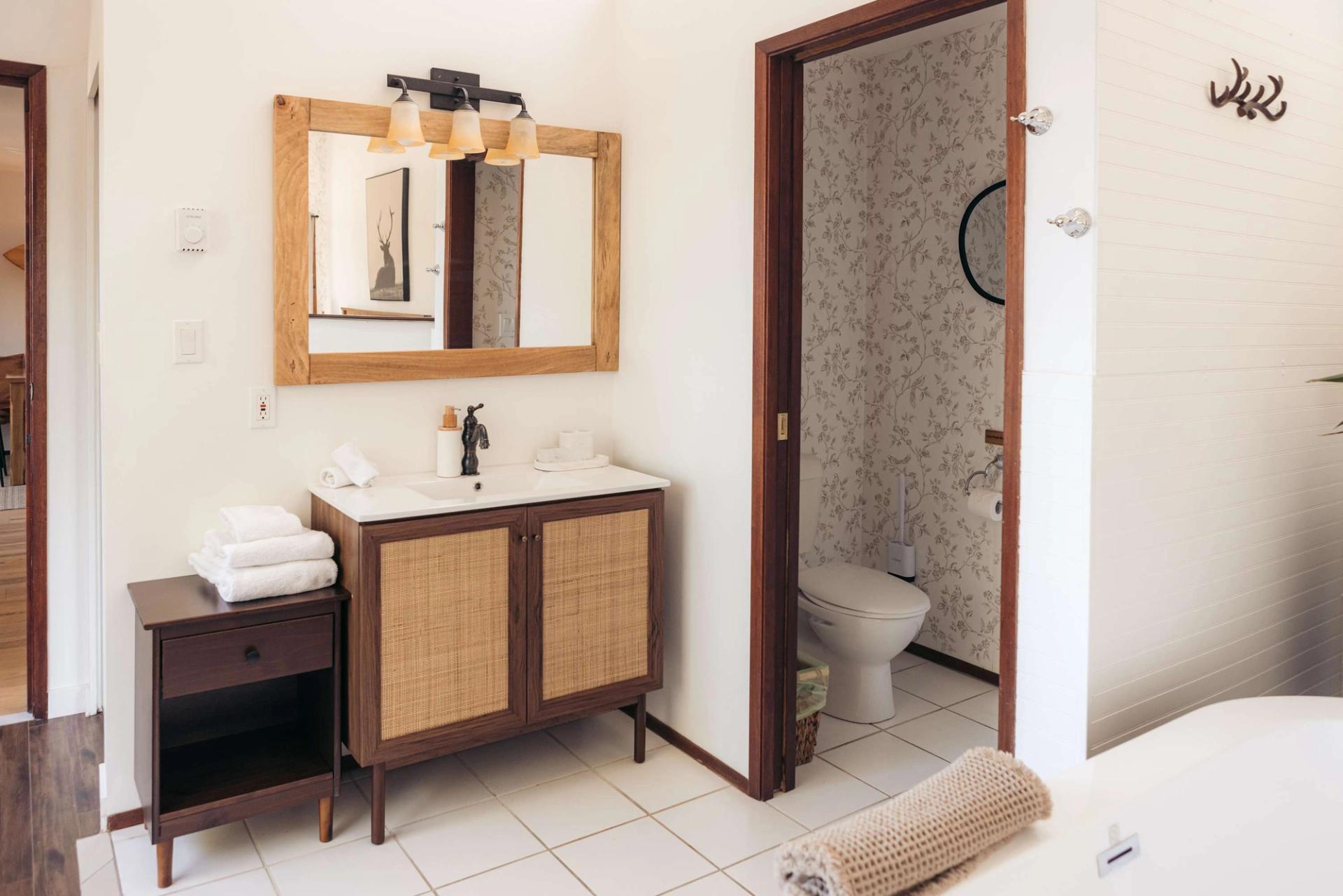 Maison spacieuse de 6 chambres avec vue sur l'océan à Tofino