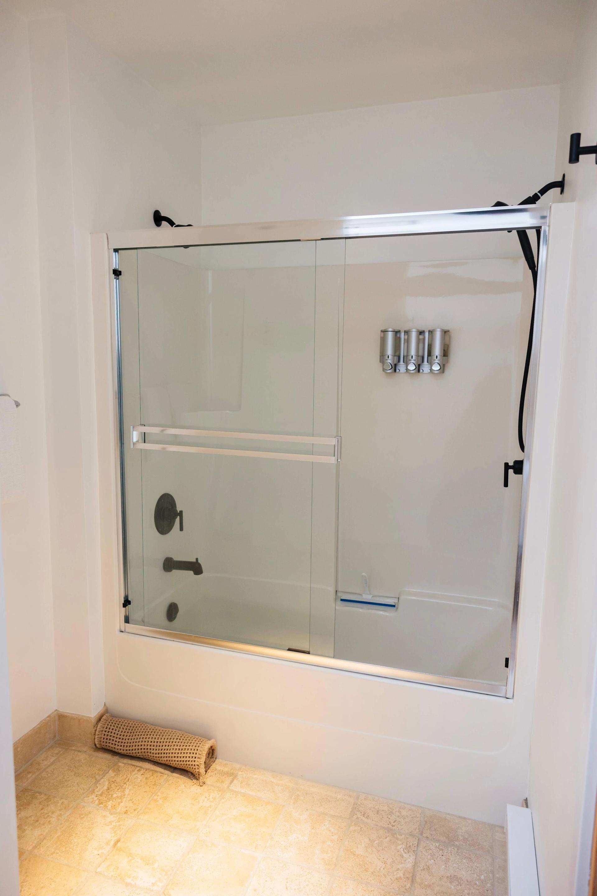 Maison spacieuse de 6 chambres avec vue sur l'océan à Tofino