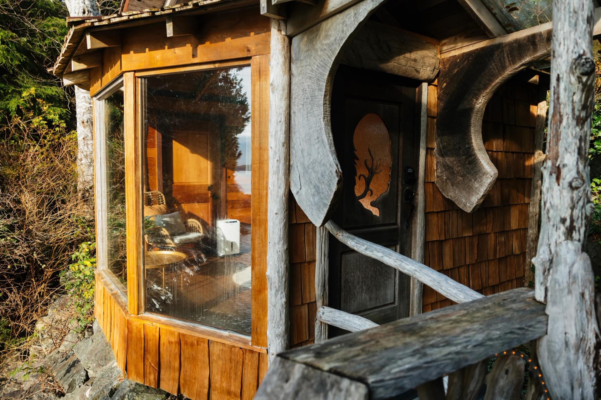 Secluded Oceanfront Apartment