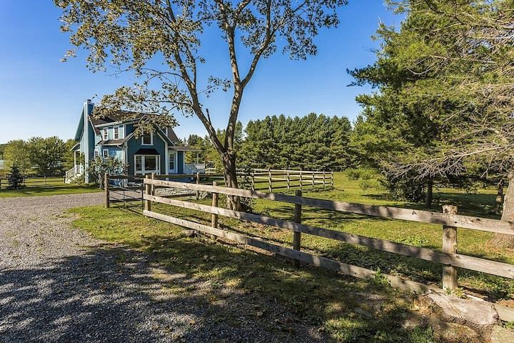 Chalet au bord du lac avec trois chambres