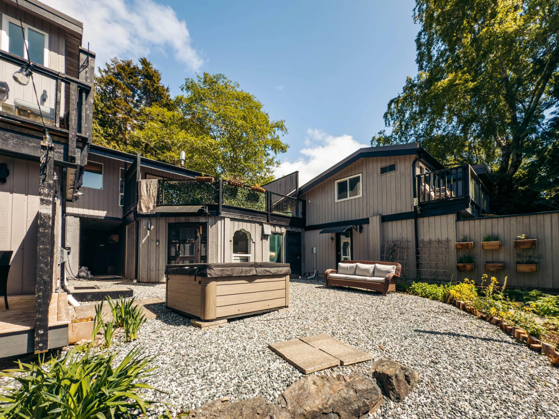 Maison spacieuse de 6 chambres avec vue sur l'océan à Tofino
