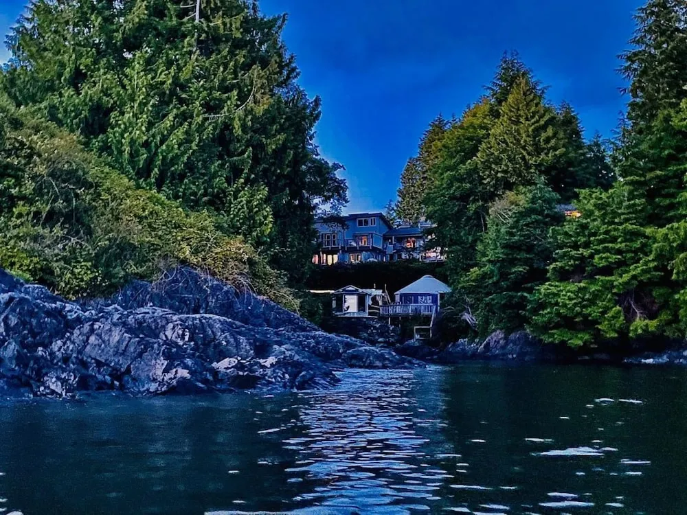 Maison spacieuse de 6 chambres avec vue sur l'océan à Tofino