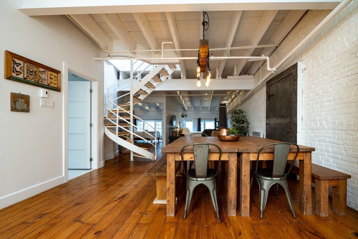 Superbe penthouse à deux étages dans le Vieux-Montréal