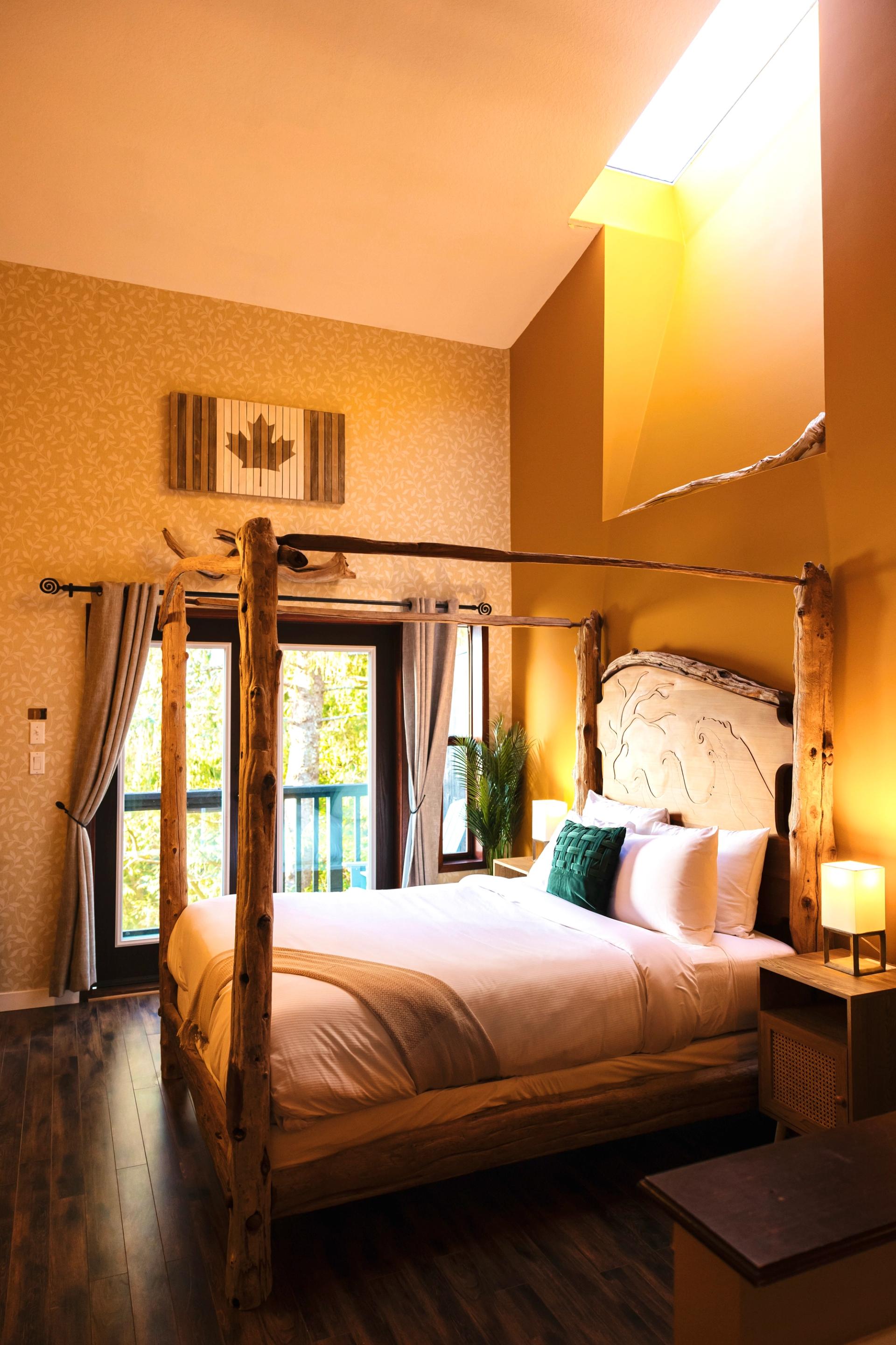 secluded oceanfront apartment