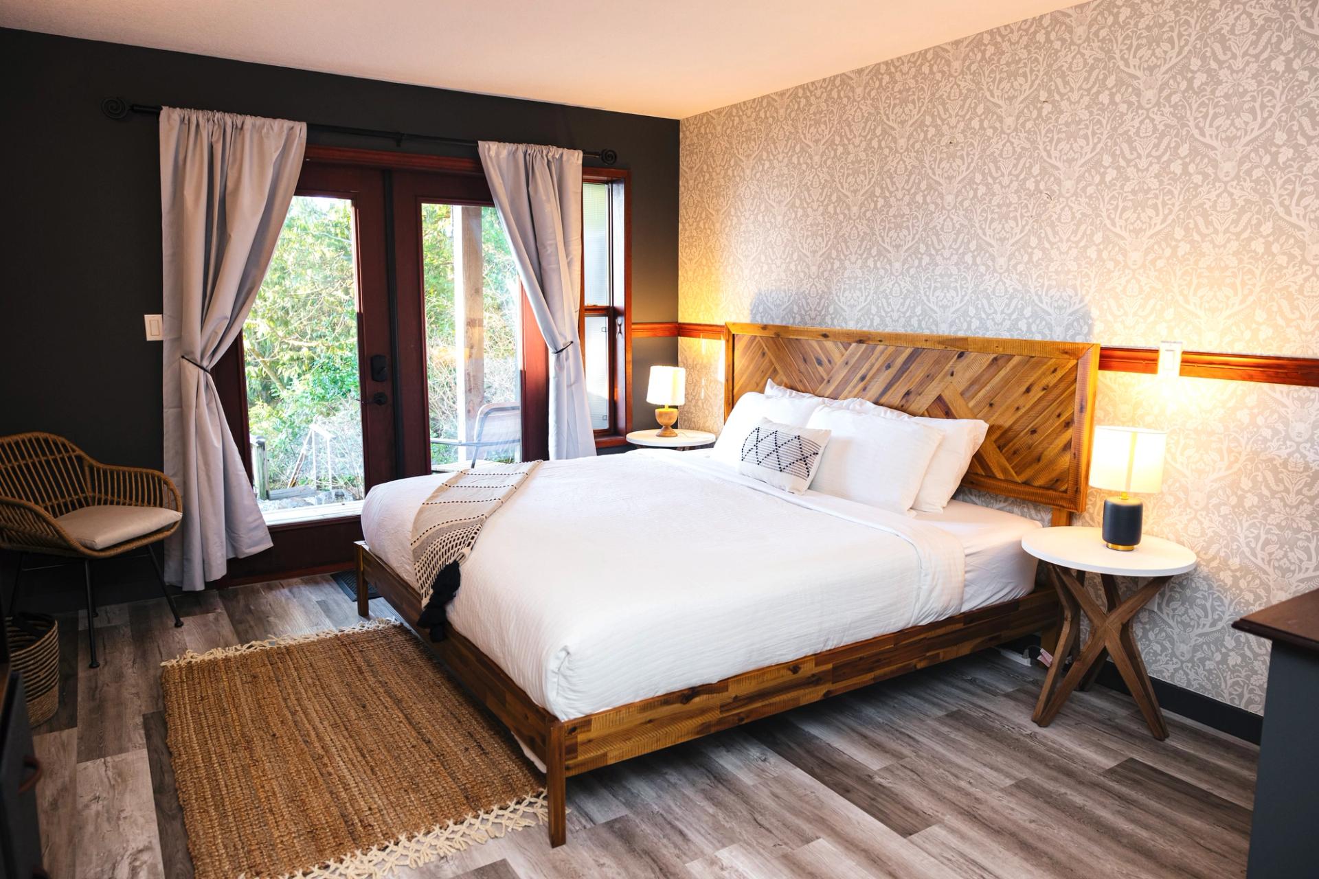 Tofino Oceanfront Hotel Suite 2