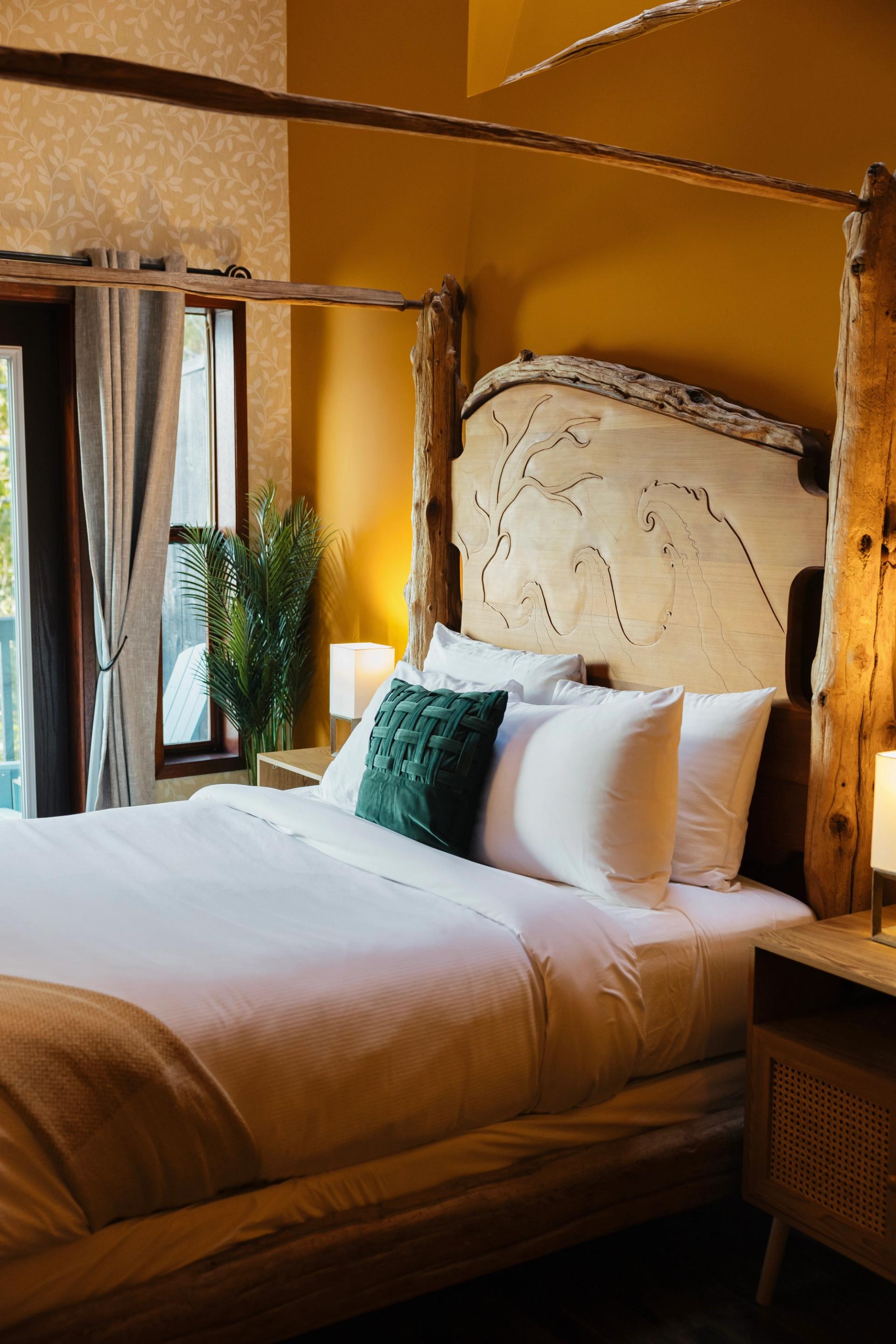 secluded oceanfront apartment