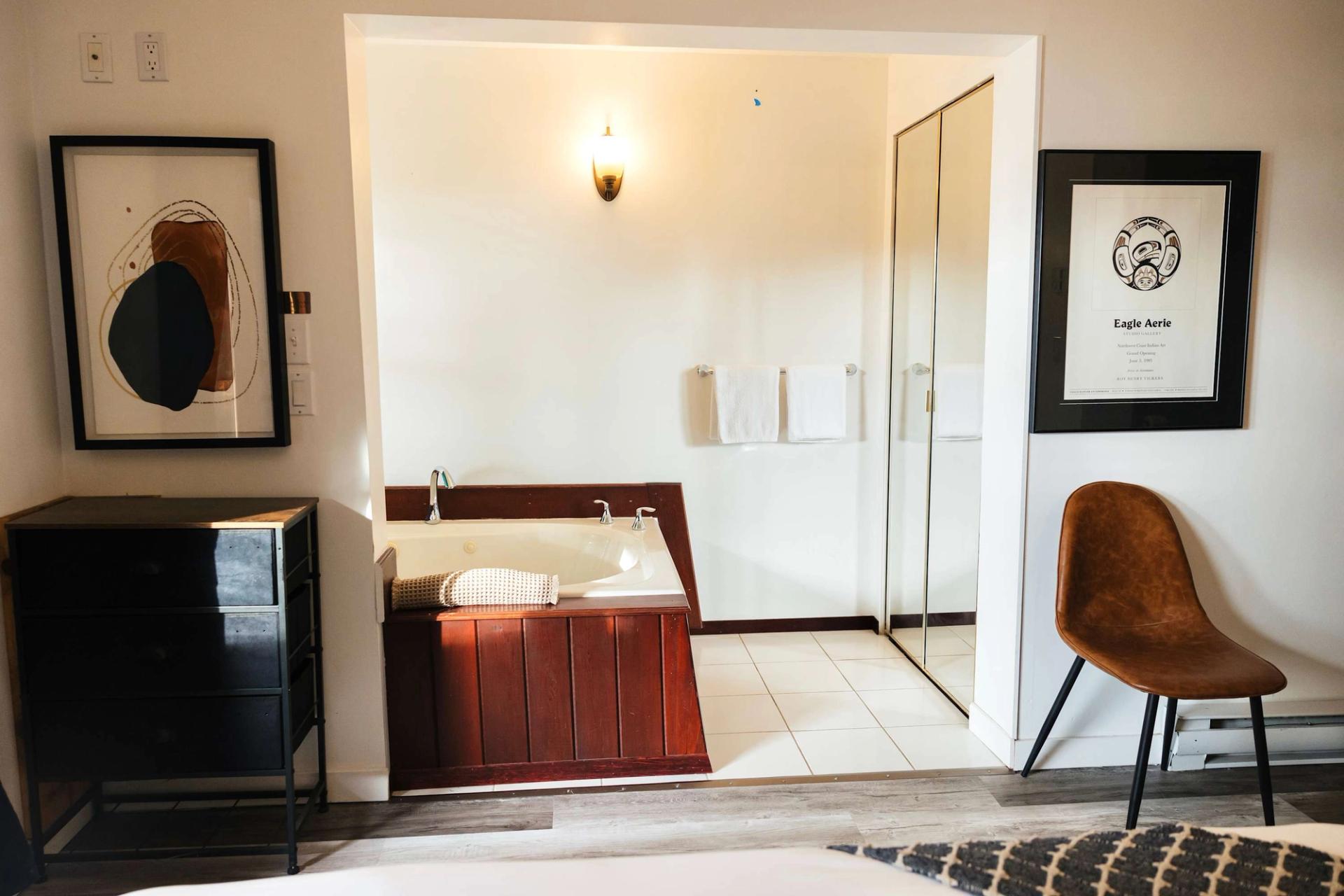 Maison spacieuse de 6 chambres avec vue sur l'océan à Tofino