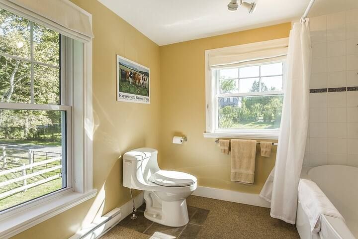 Chalet au bord du lac avec trois chambres