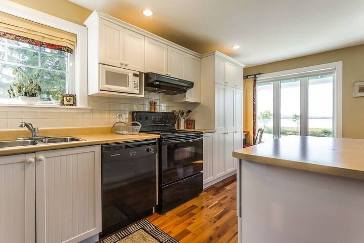 Chalet au bord du lac avec trois chambres