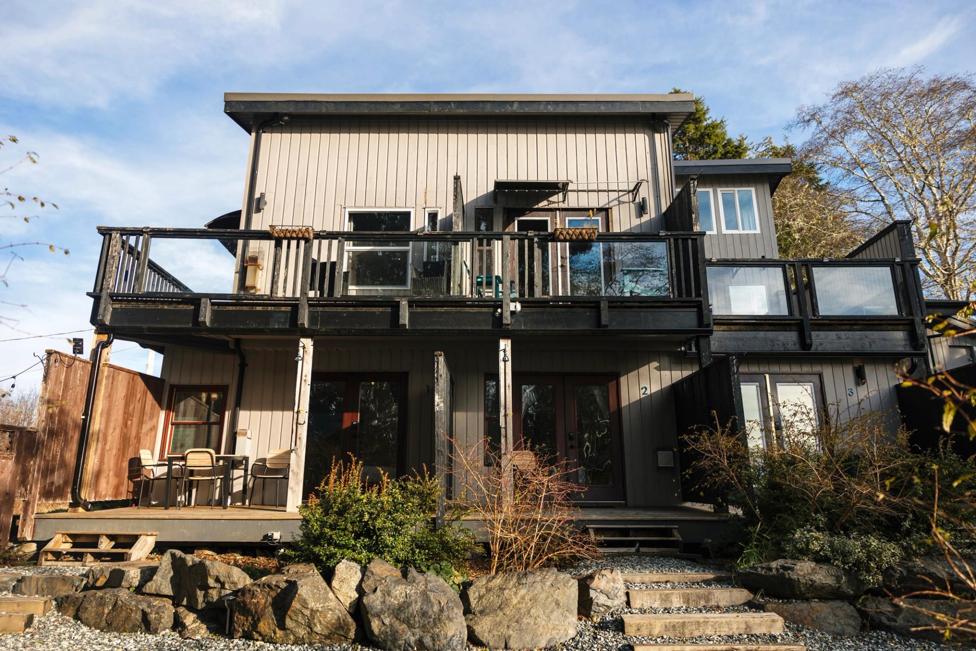 Secluded Oceanfront Apartment