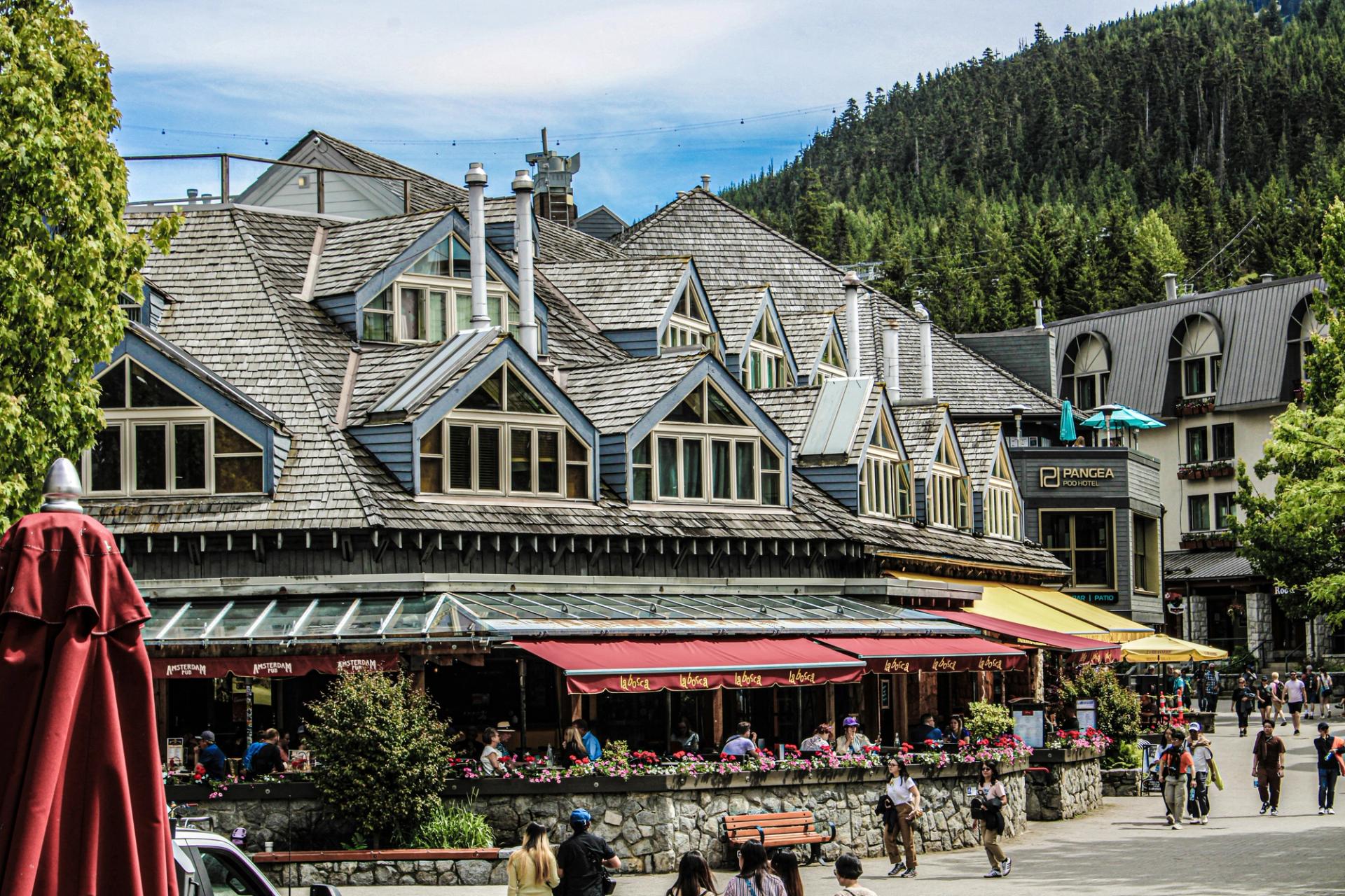 Journée d'été occupée au village de Whistler