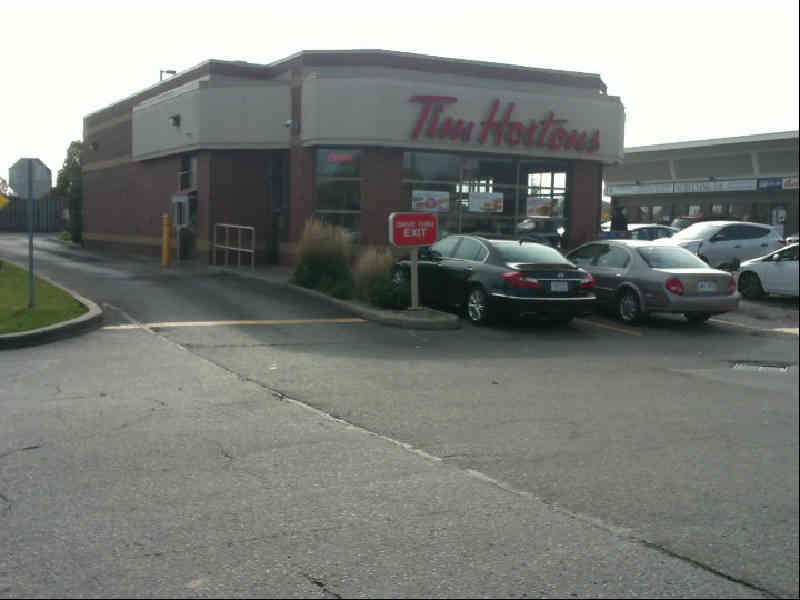 10533 Gratiot Ave - Tim Hortons