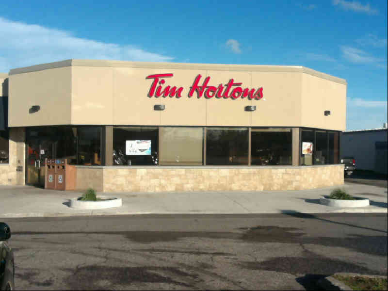 Tim Hortons Entrepreneurs Open New Restaurant in Thunder Bay