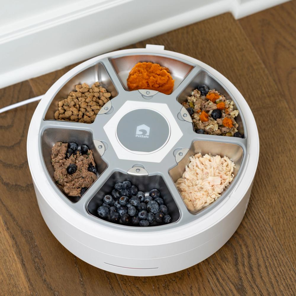 White FreshFeed meal-prepped with fresh food