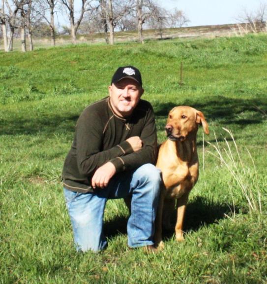 Greg McGuffin forme professionnellement des chiens de chasse depuis 8 ans. Il y a 3 ans, lui et sa famille ont vendu leur maison à Tulsa, Oklahoma et ont décidé de se lancer à corps perdu dans la formation de Retrievers. Ils vivent maintenant sur le ranch familial de 2 000 acres dans le centre-sud de l'Oklahoma où Greg, sa femme,...
