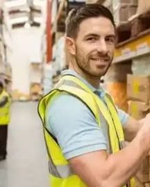 Работник склада
