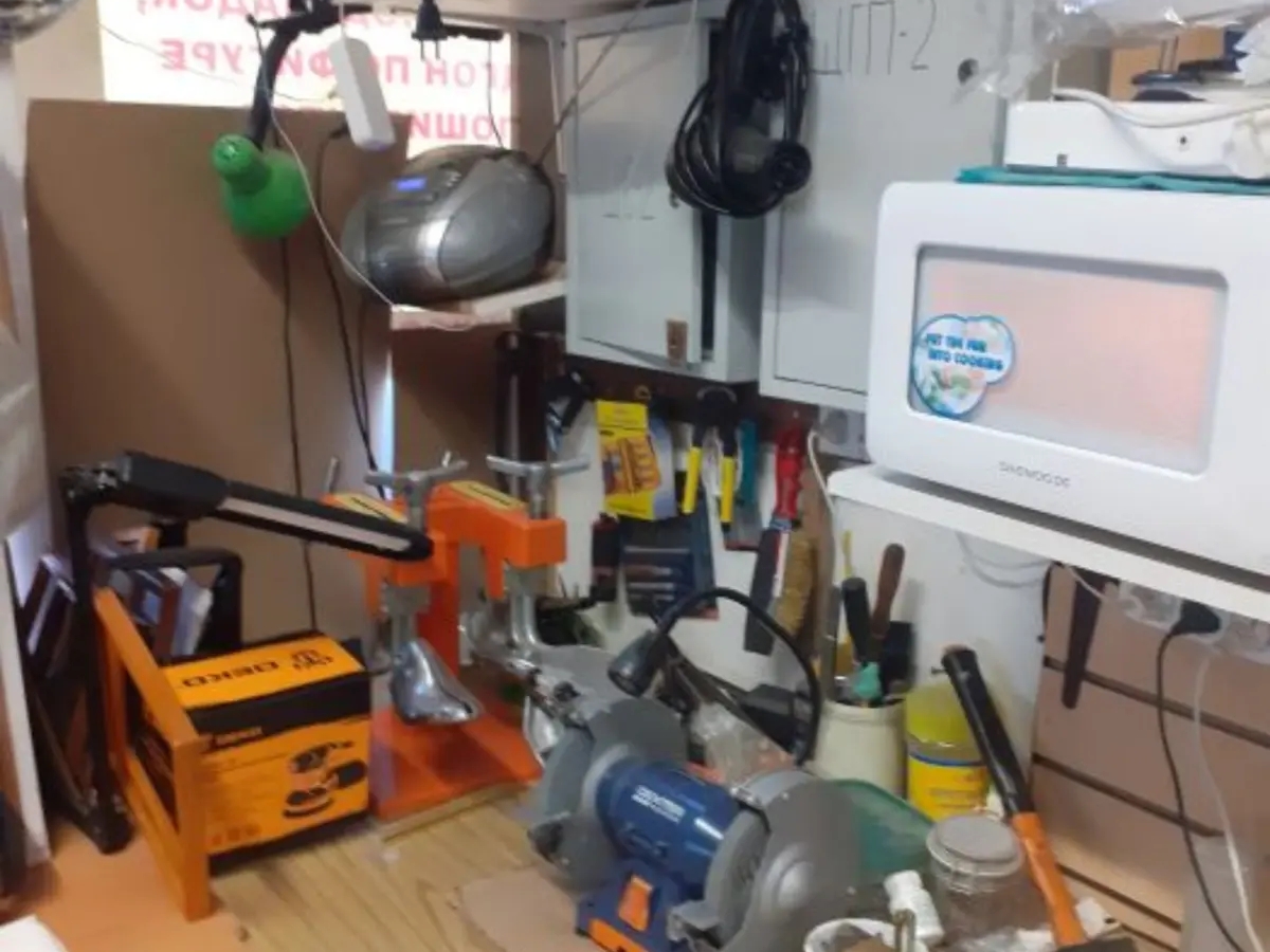 Сапожник, воспользуюсь услугами. | Рабочий персонал | Москва | Галерея объявления (SEO) | 2