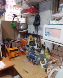 Сапожник, воспользуюсь услугами.