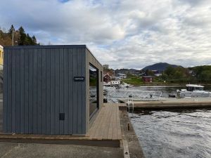 På kaikanten