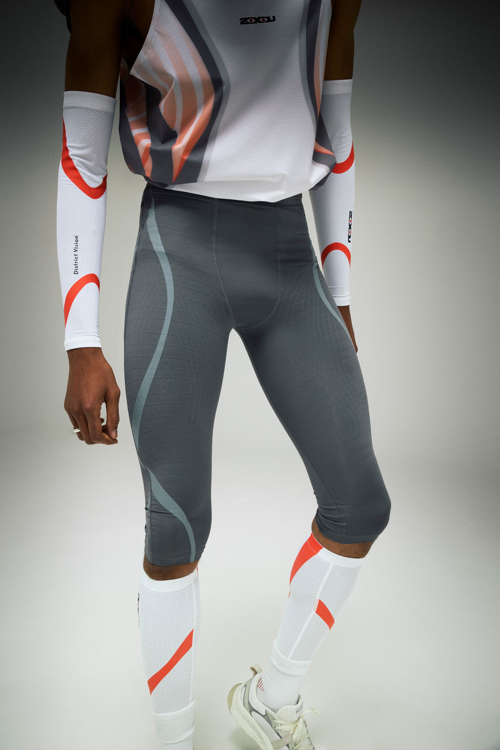 DV + 2XU 3/4 Desert Comp Tight, Carbon