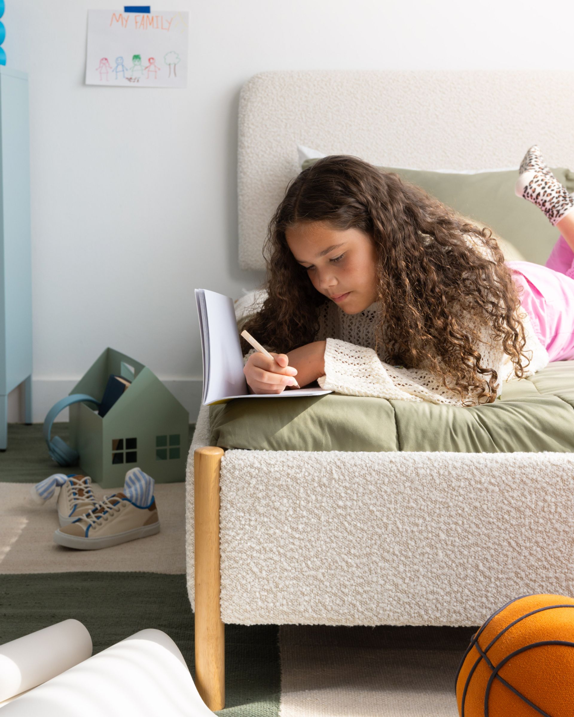 Endy Kids Platform Base in cream colour with natural colour legs