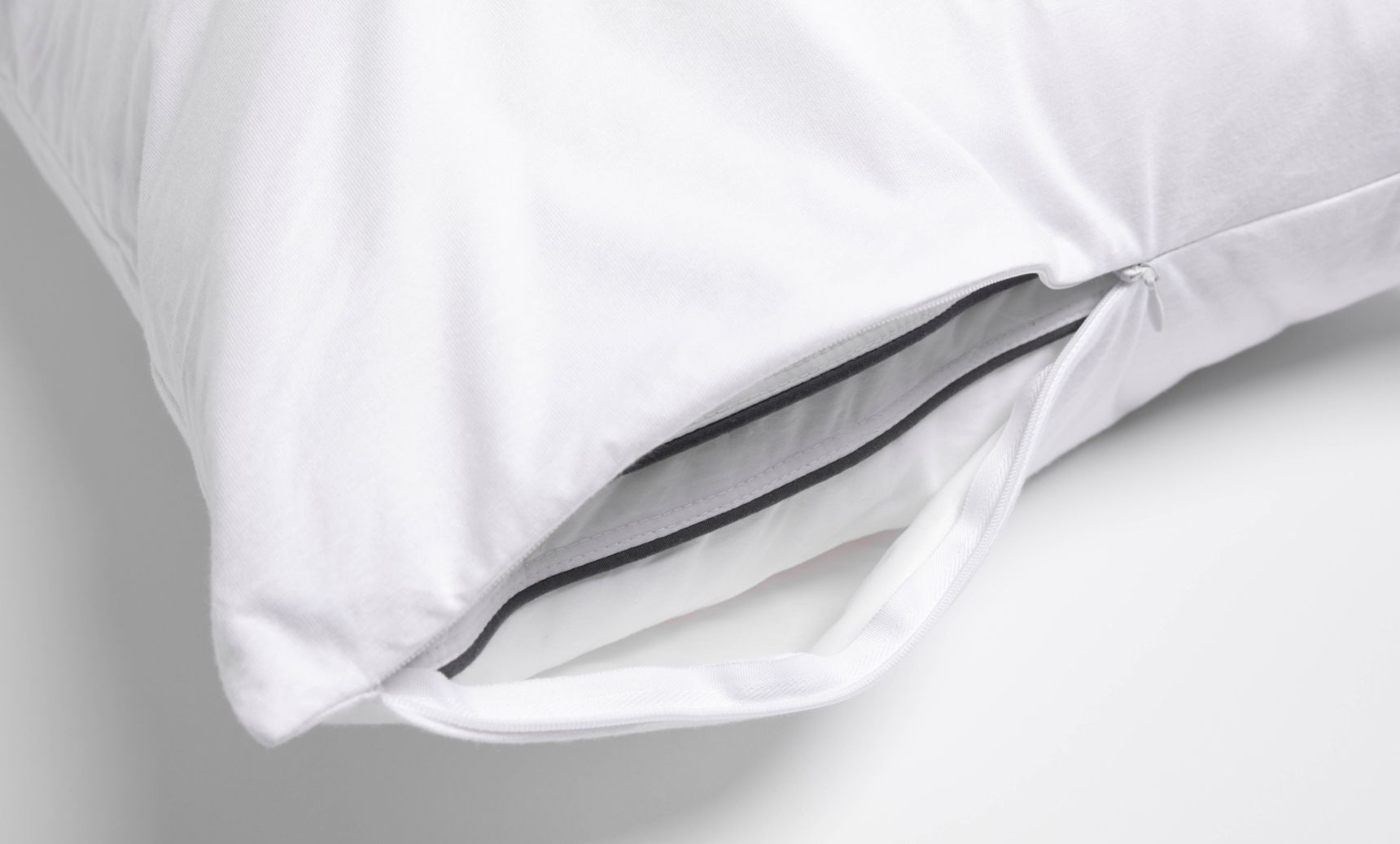 Detail shot of the pillow protector3