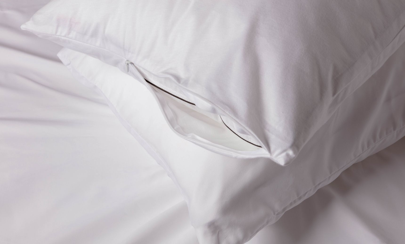 Detail shot of the pillow protector5