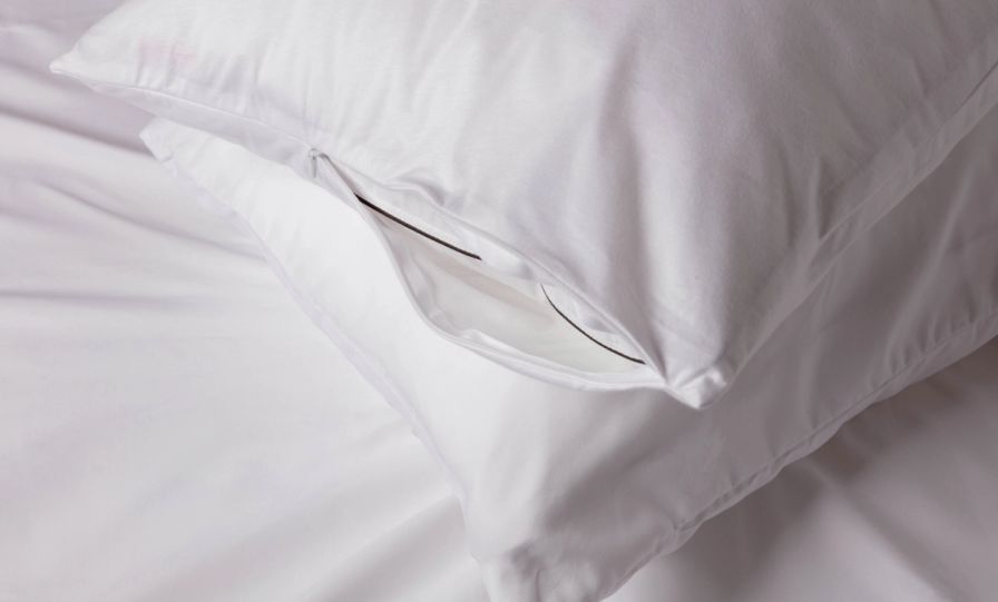 Detail shot of the pillow protector5