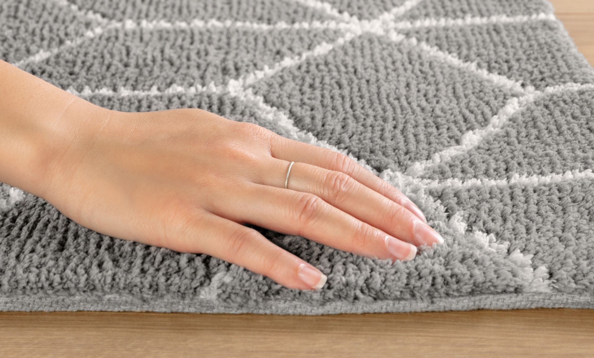 The Endy Grey Geometric Rug