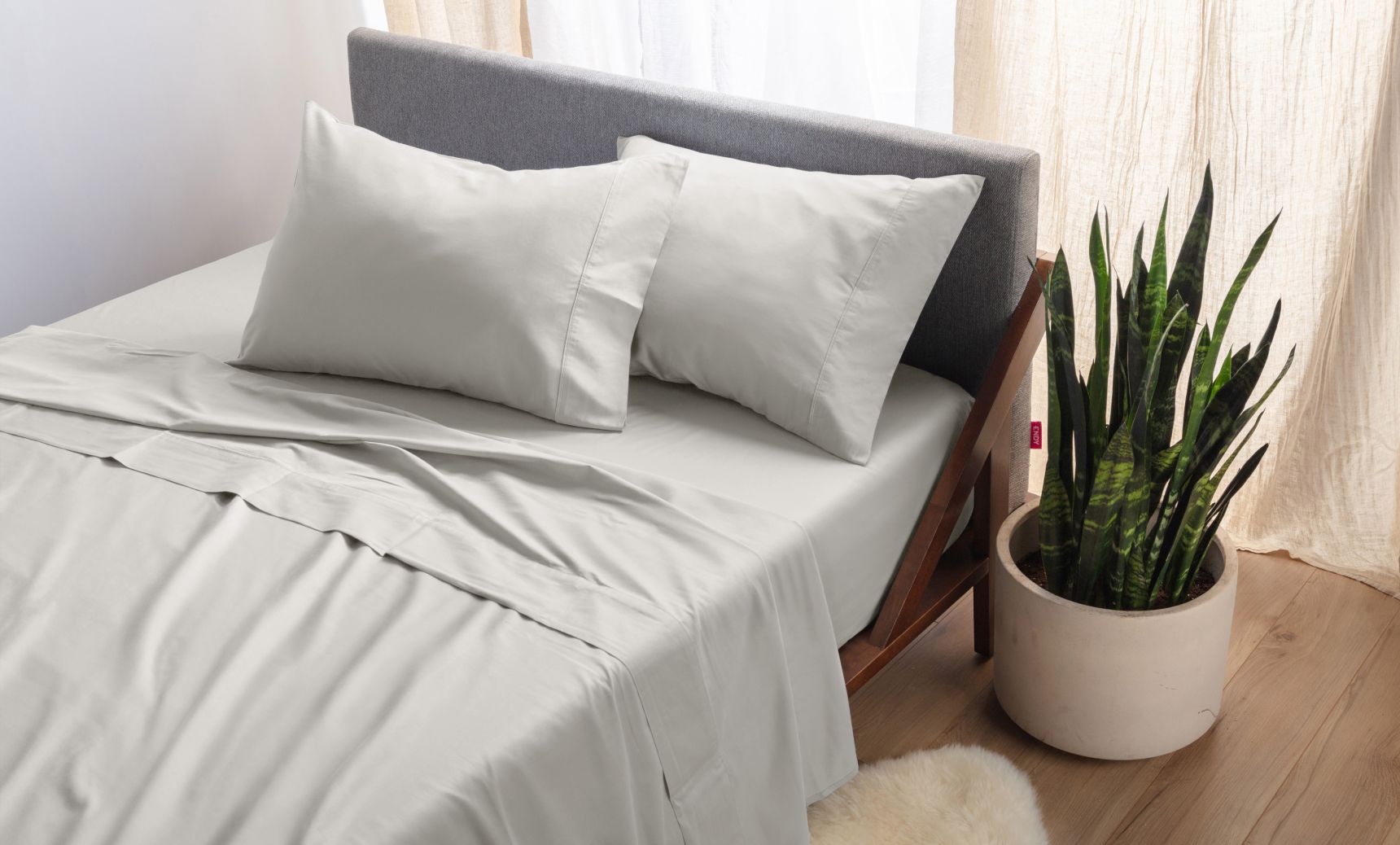 Endy Organic Cotton Sheets (Sateen) in Fog Grey.