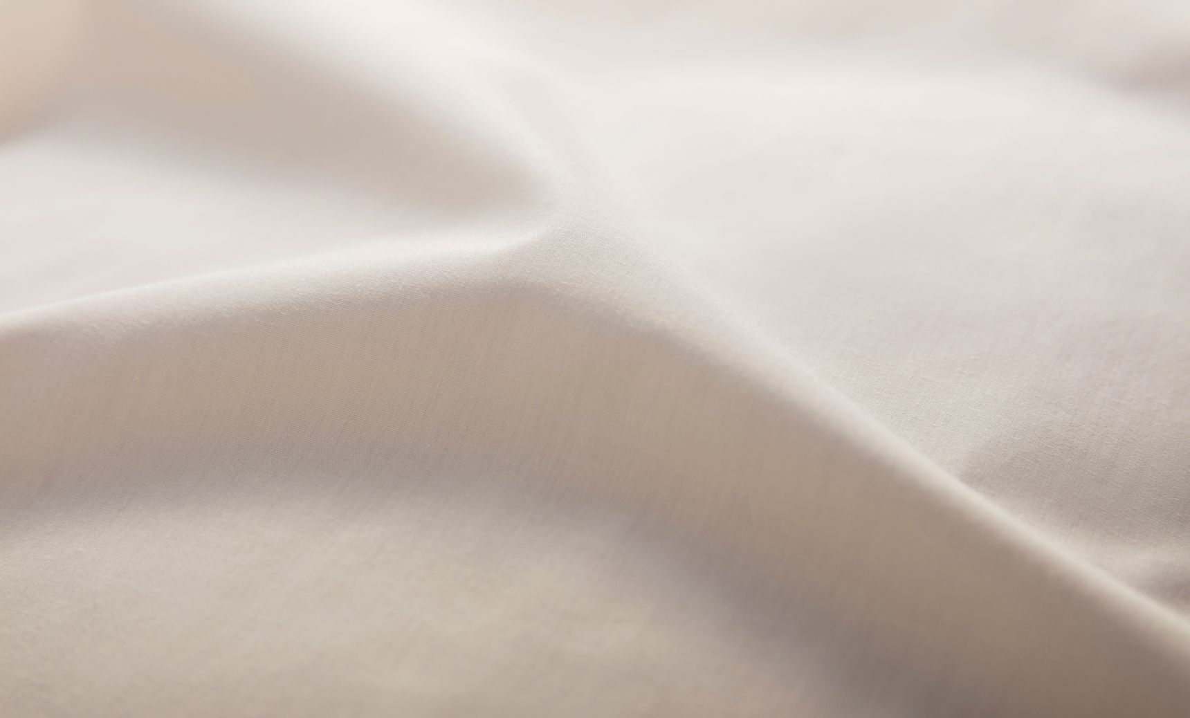 Endy Organic Cotton Sheet Set (Percale) in Soft Cream colourway.