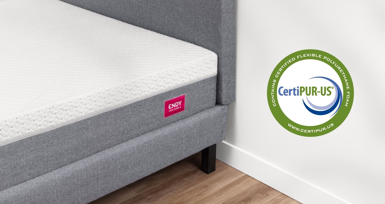 Image of an Endy Mattress alongside its 'CertiPUR-US' and 'Greenguard Gold' certifications.