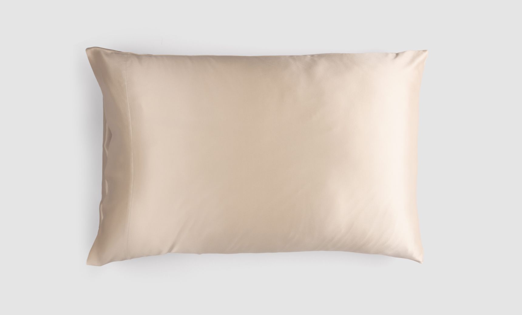 The Endy Silk Pillowcase in Moonlight Beige colourway
