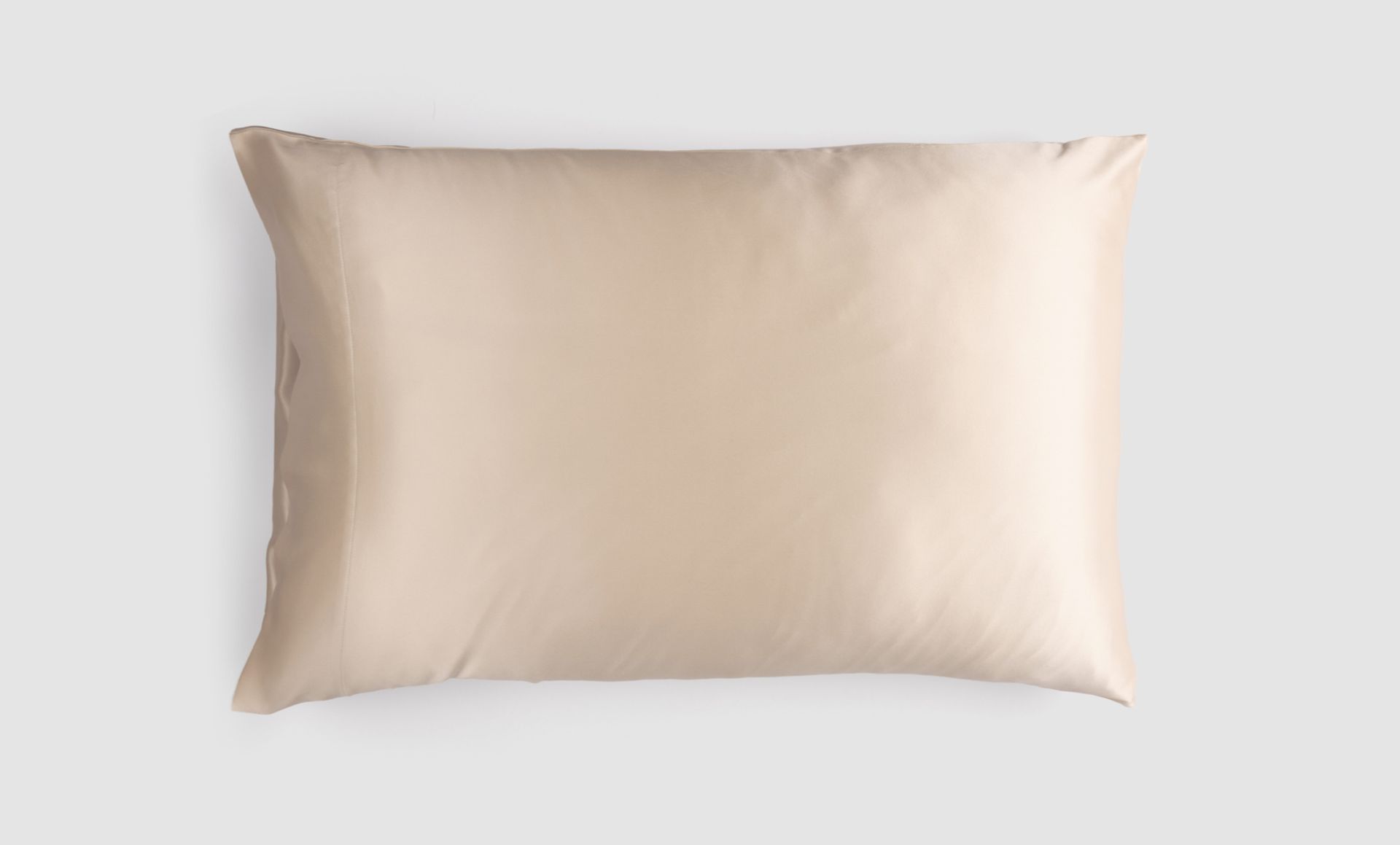 The Endy Silk Pillowcase in Moonlight Beige colourway