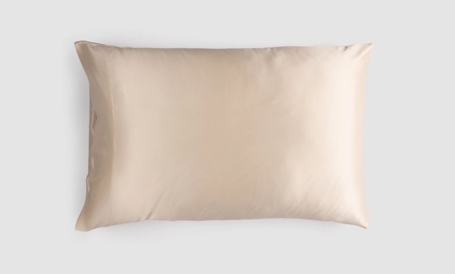 The Endy Silk Pillowcase in Moonlight Beige colourway