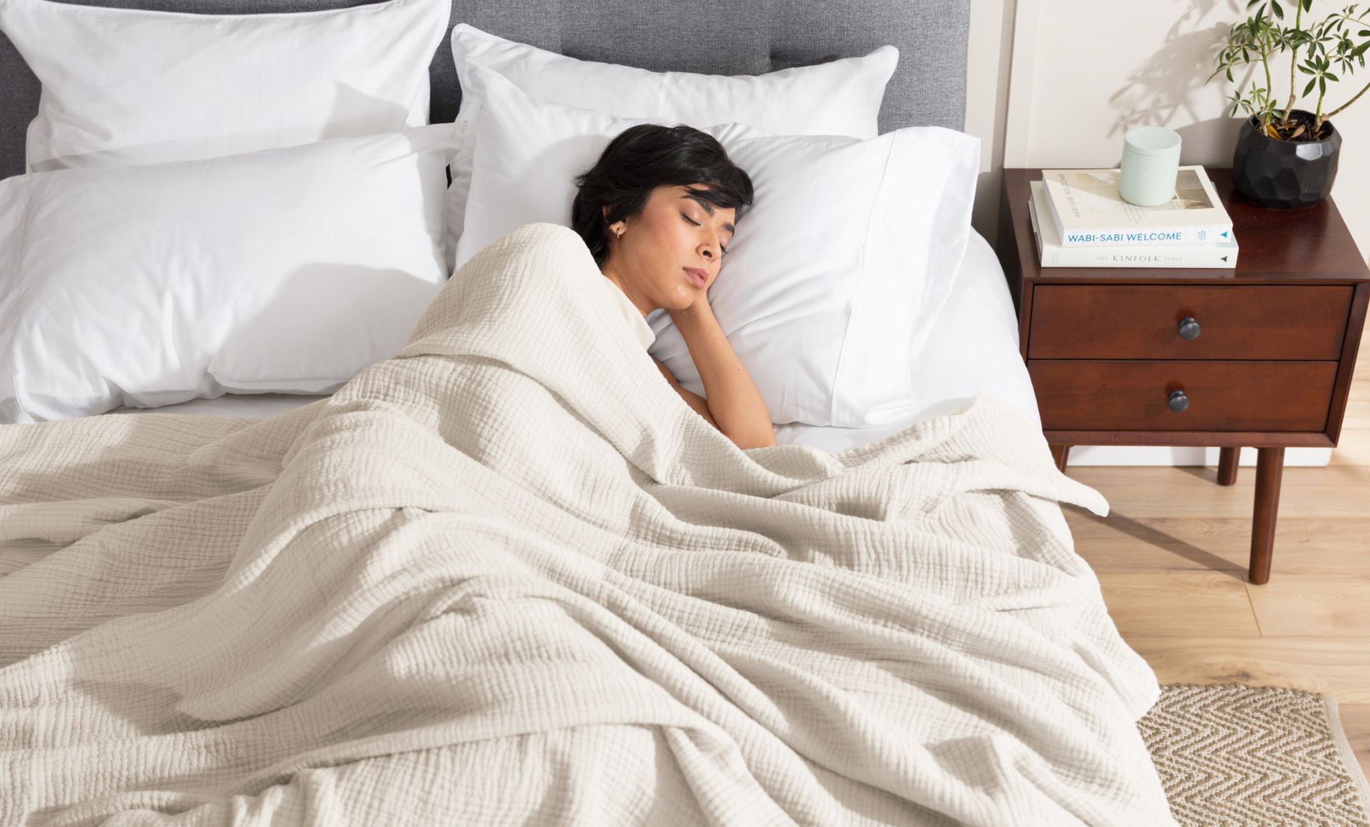 The Endy Muslin Blanket in Soft Cream colourway