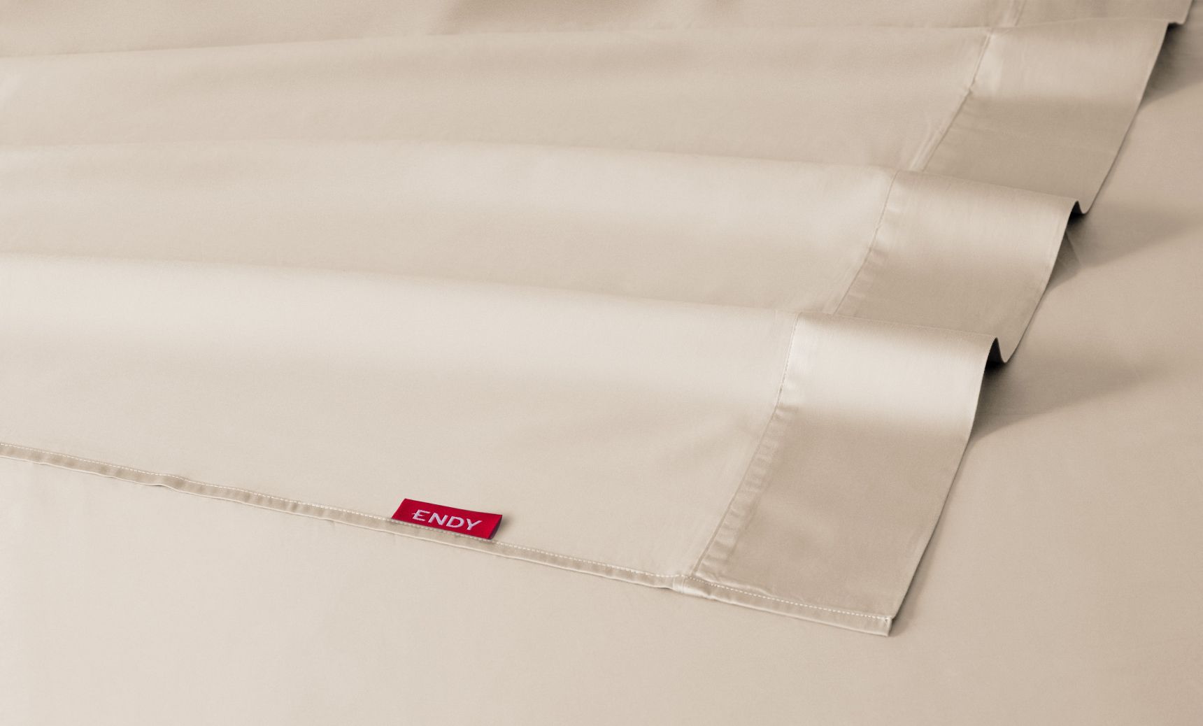 The Endy Sateen sheet in Sandbanks Colourway