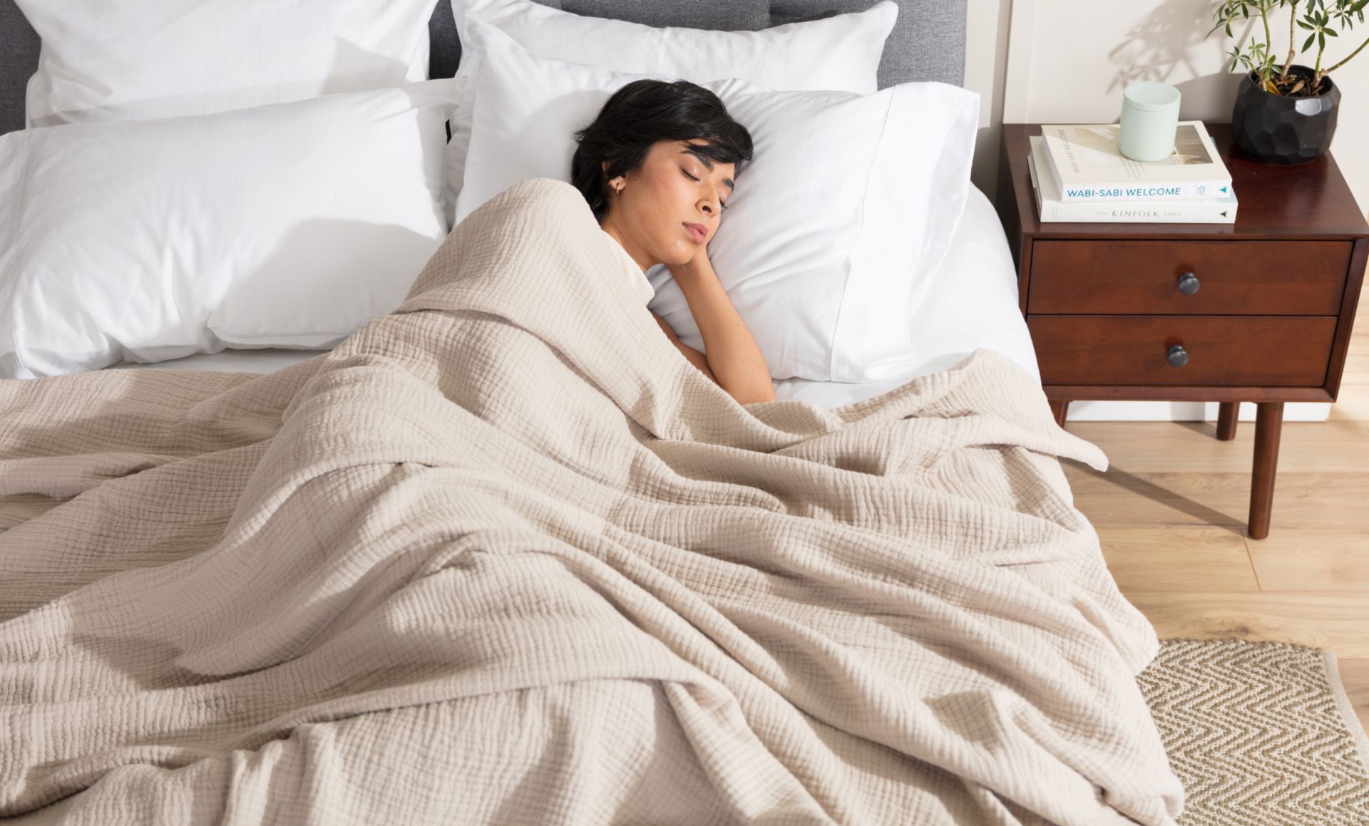 The Endy Muslin Blanket in Sandbanks Colourway