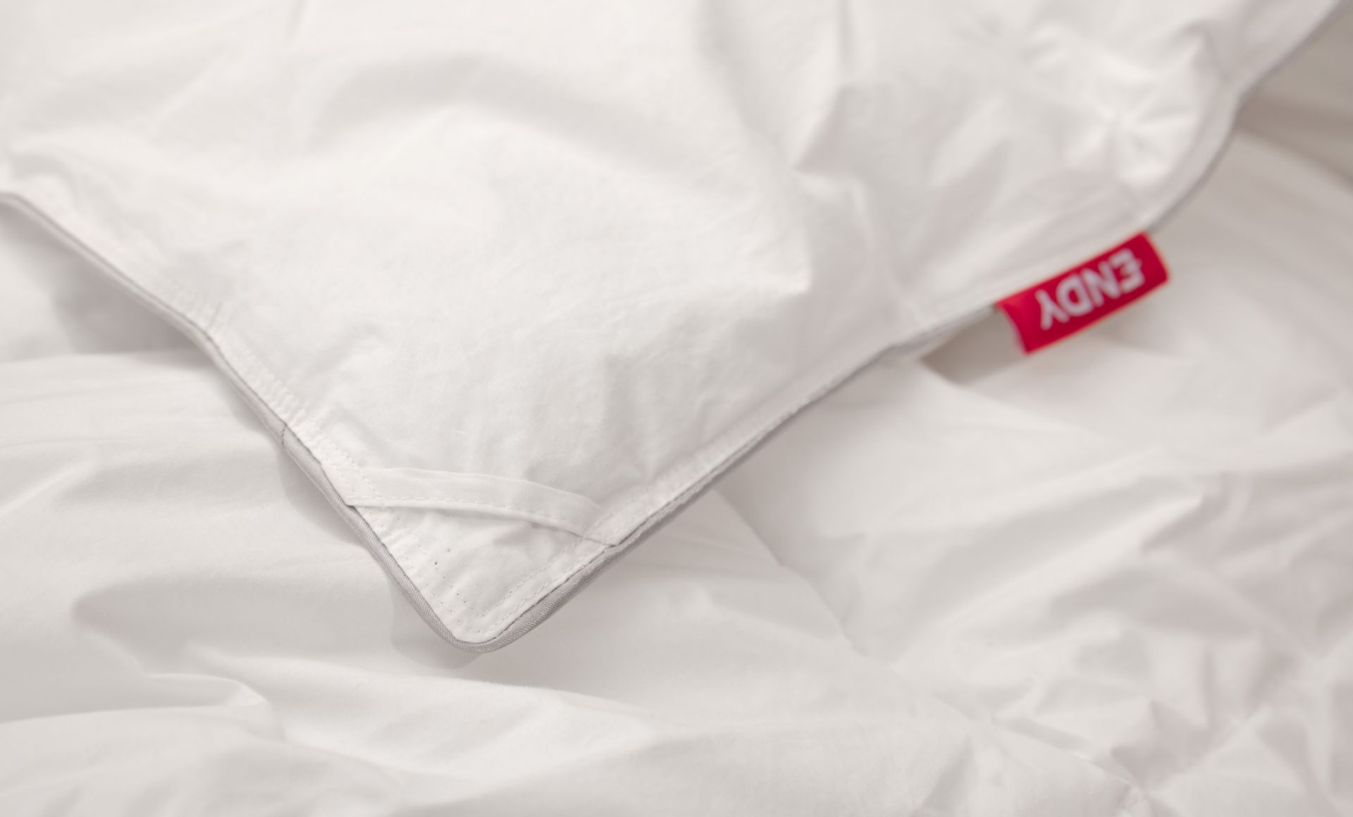 Detail shot of the Endy duvet 