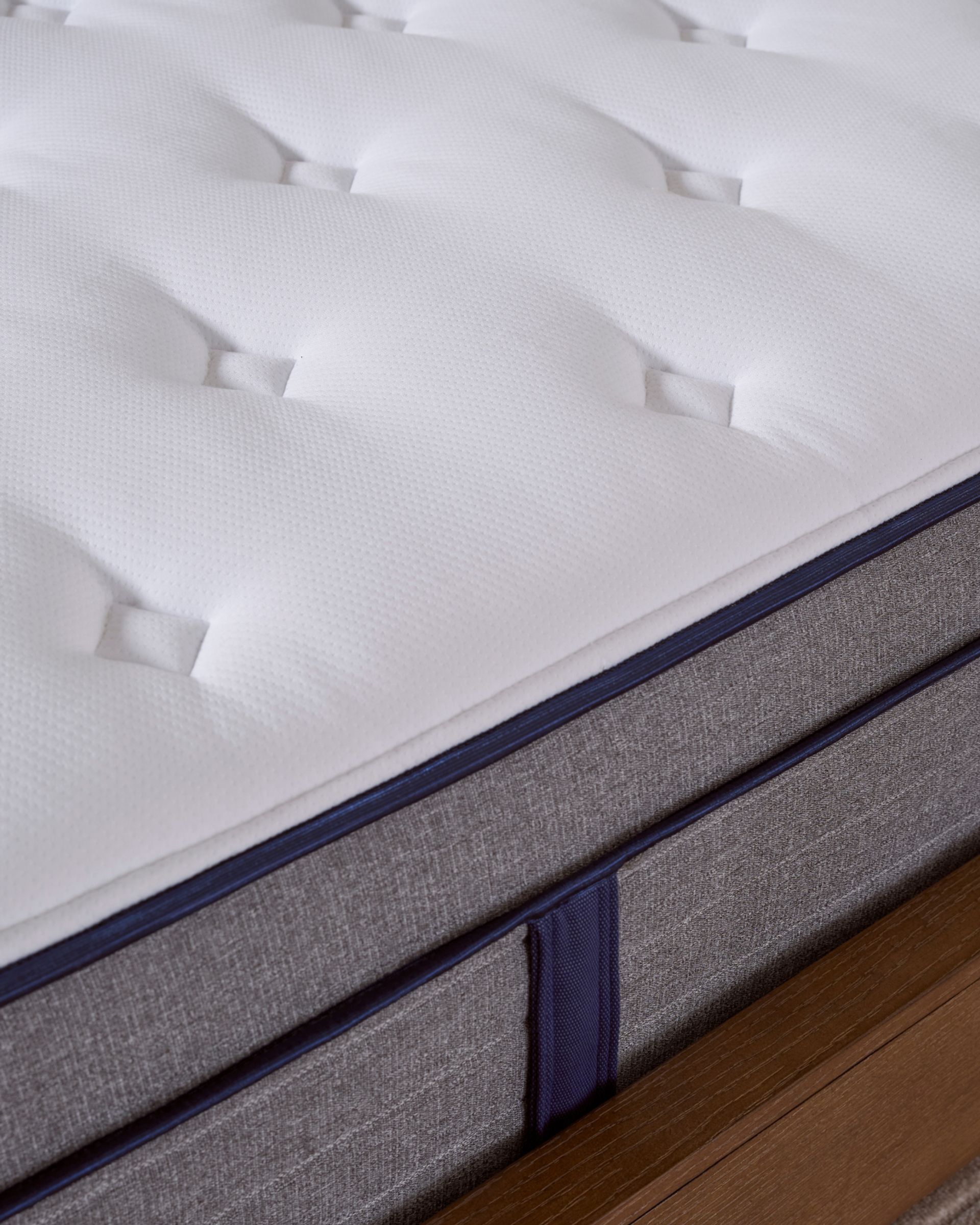 The Endy Elevate Hybrid Plush Mattress