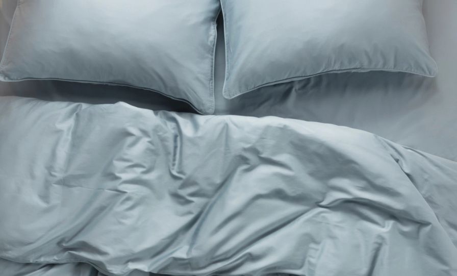 The Endy Sateen Bedding Bundle in Glacier Blue Colourway
